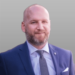 Photo of Brad Kelly